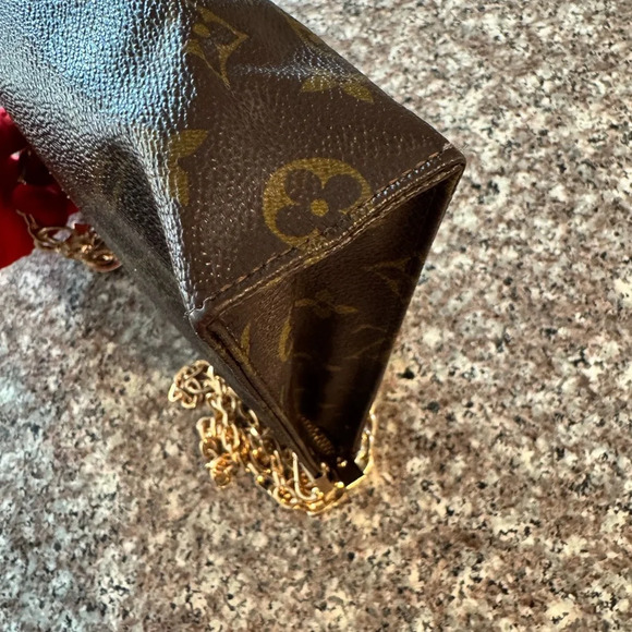 - Vintage LOUIS VUITTON Monogram Pouche Toilette 26 Clutch Bag converted - Picture 13 of 17